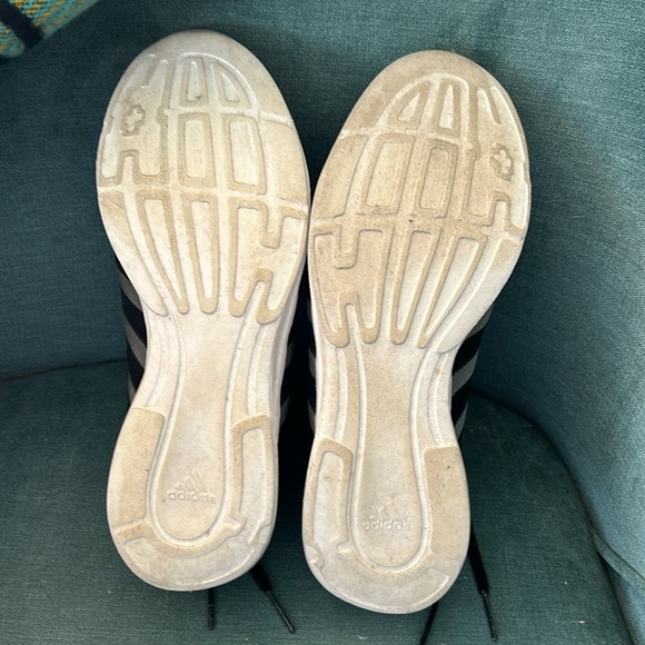 Adidas running shoes. - Picture 3 of 5